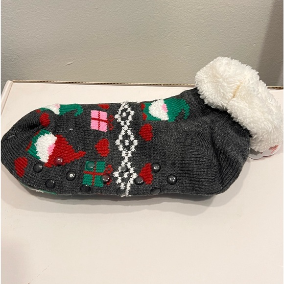 Fuzzy Slippers Holiday - Size 4 - 10 - Picture 5 of 7